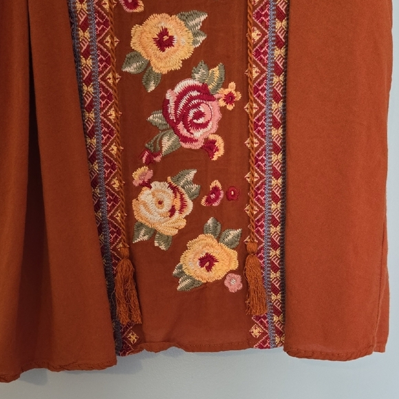 ANDREE BY UNIT Floral Embroidered Tank Top in Orange - Picture 6 of 7